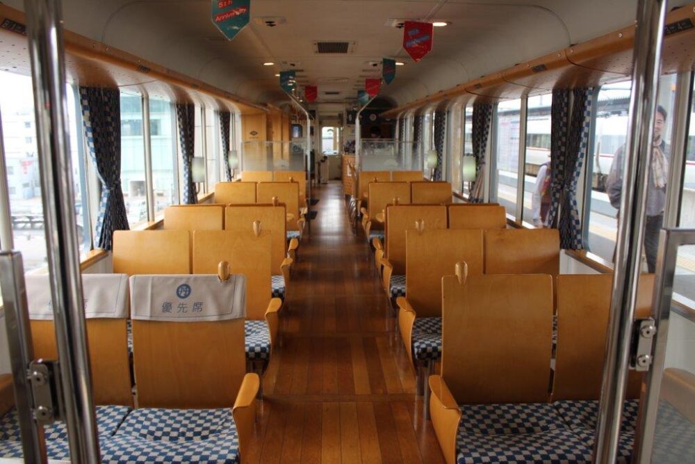 あおまつ号車内