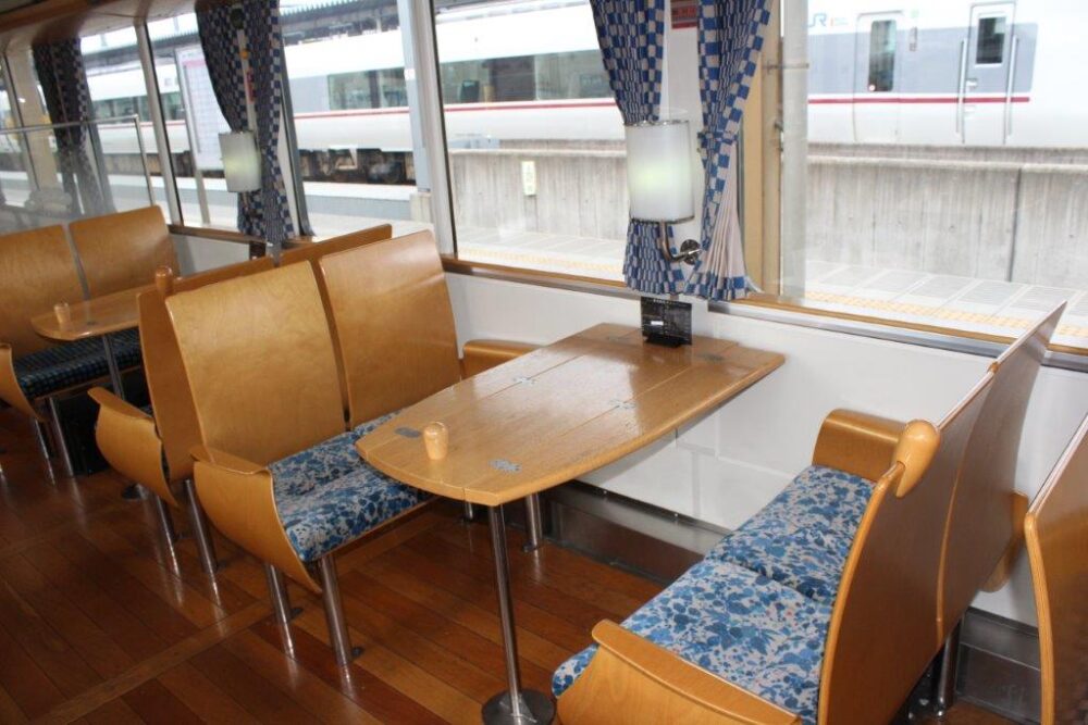 あおまつ号車内