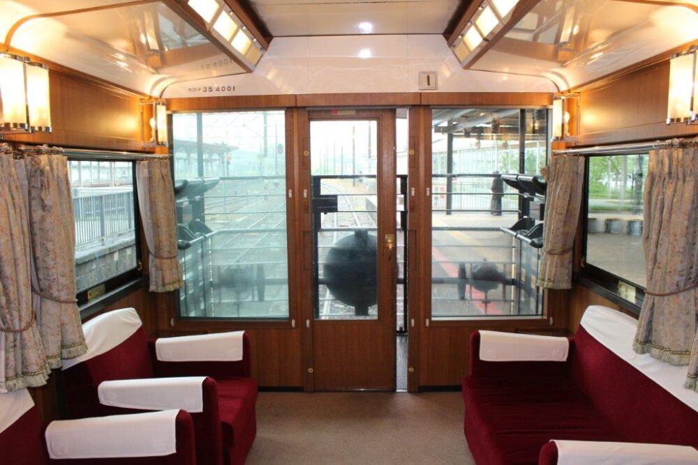 SLやまぐち車内