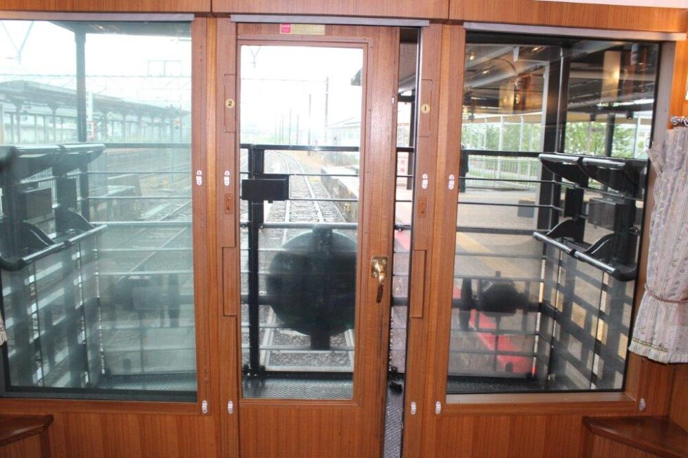 SLやまぐち車内