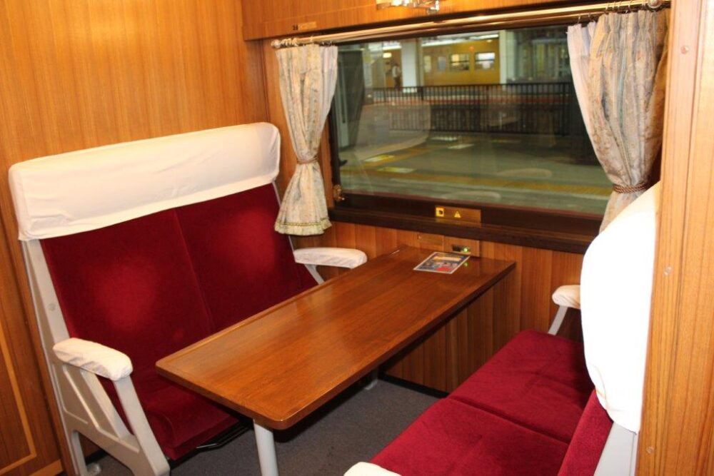 SLやまぐち車内