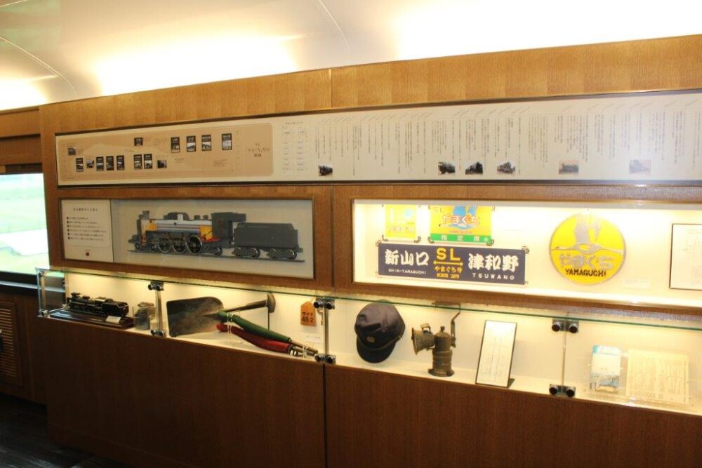 SLやまぐち車内