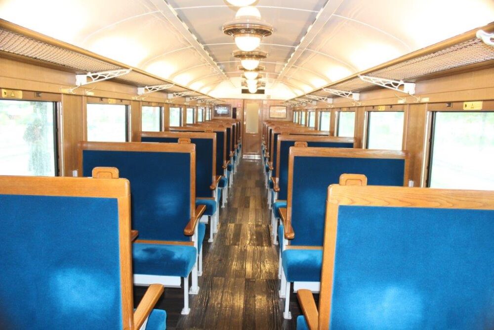 SLやまぐち車内