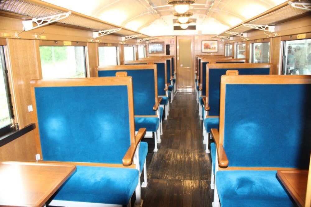 SLやまぐち車内