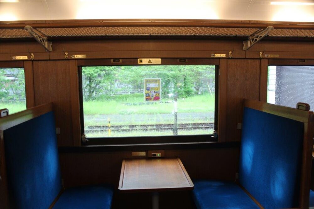 SLやまぐち車内