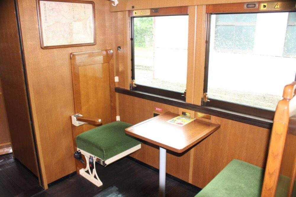 SLやまぐち車内