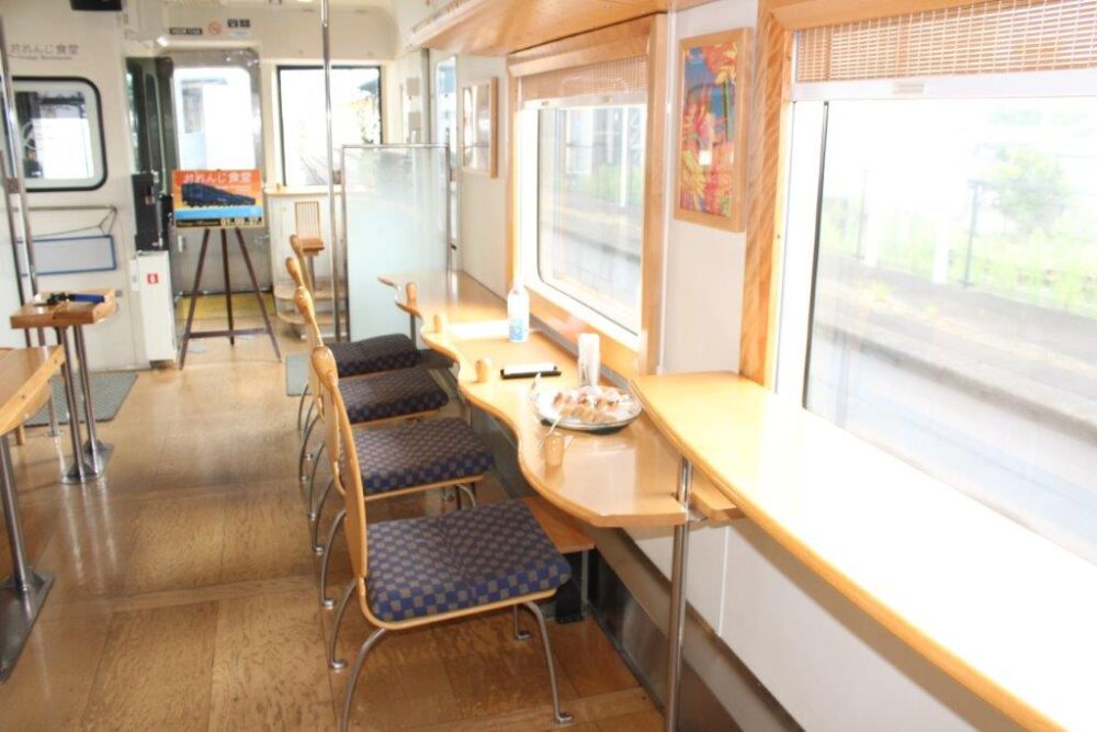 おれんじ食堂車内