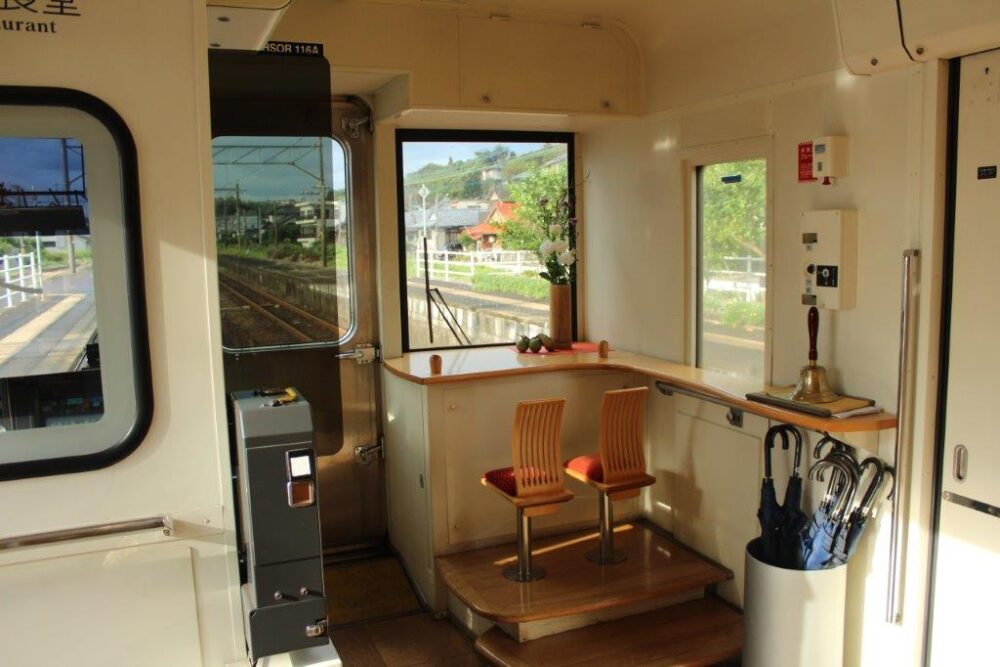 おれんじ食堂車内