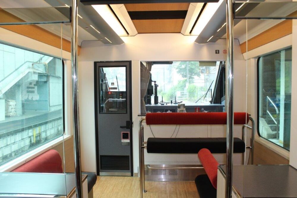 リゾートビューふるさと号車内
