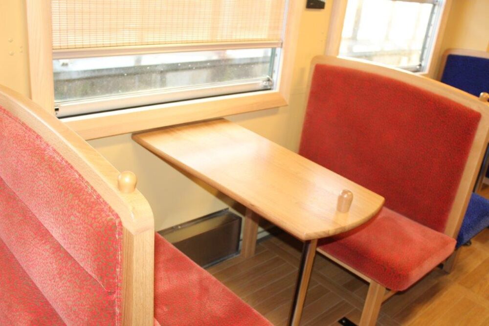 観光列車若桜号車内