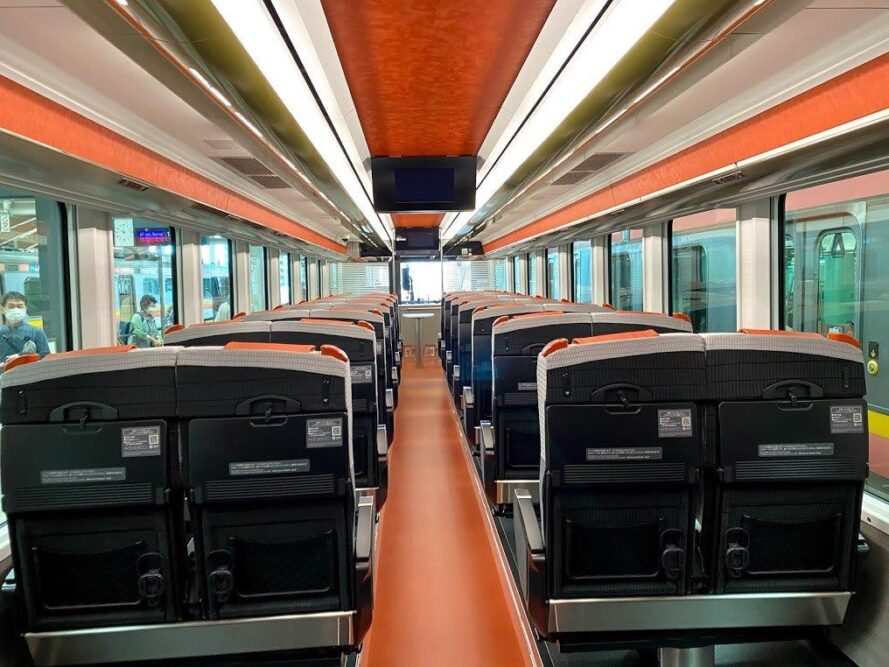 海里号車内