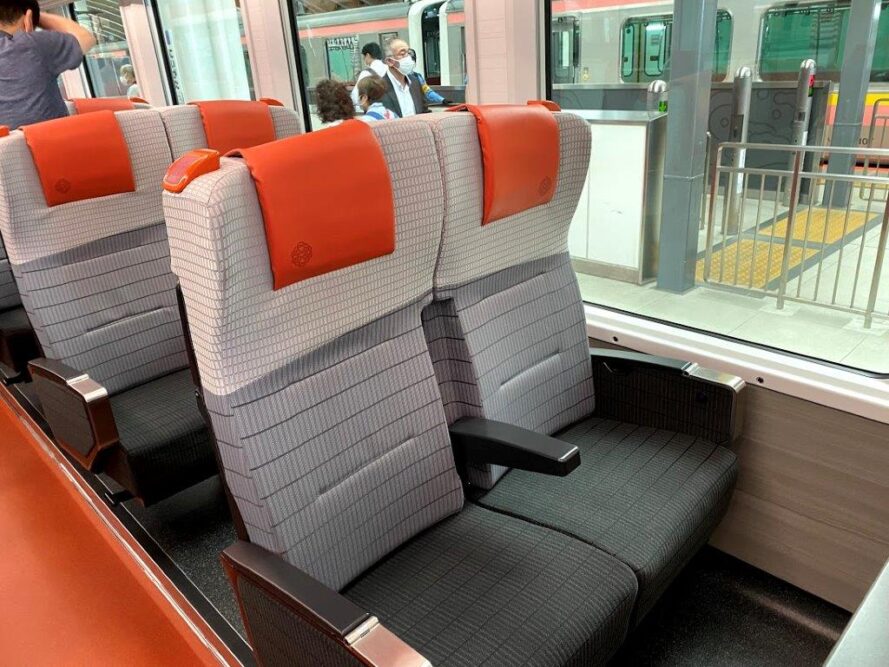 海里号車内