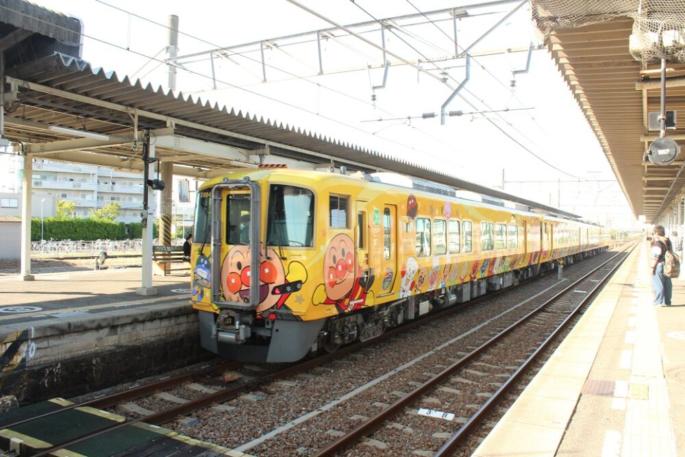 土讃線アンパンマン列車