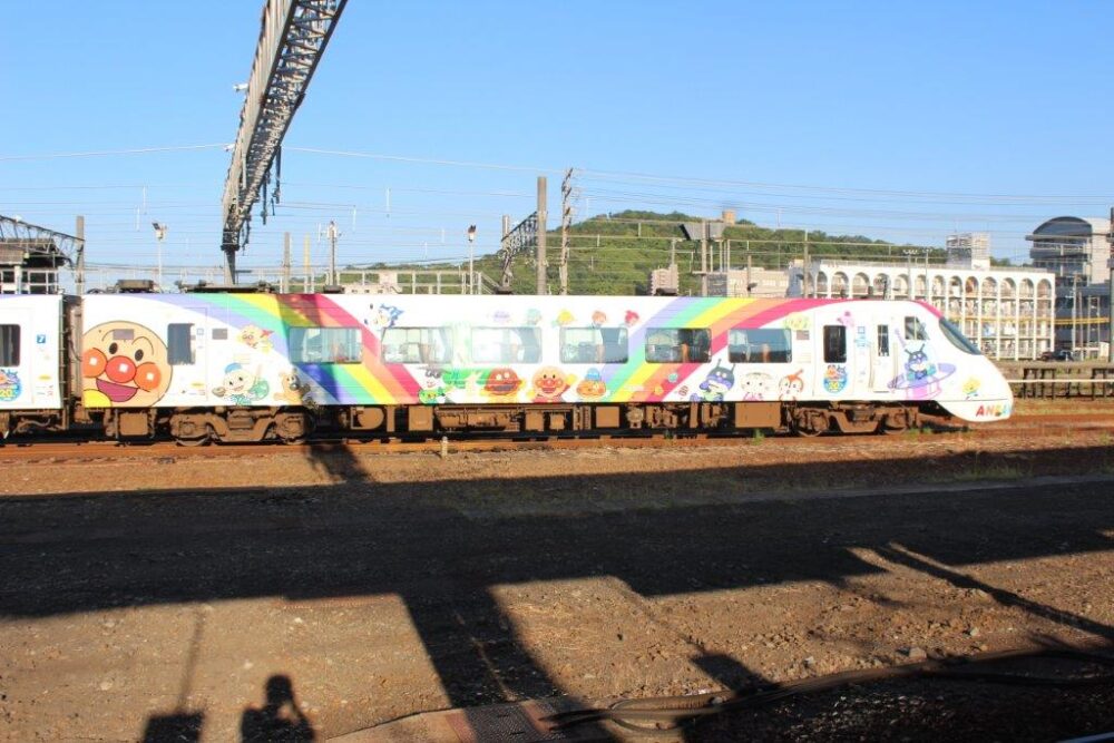 8000系アンパンマン列車