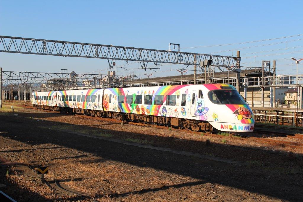 8000系アンパンマン列車