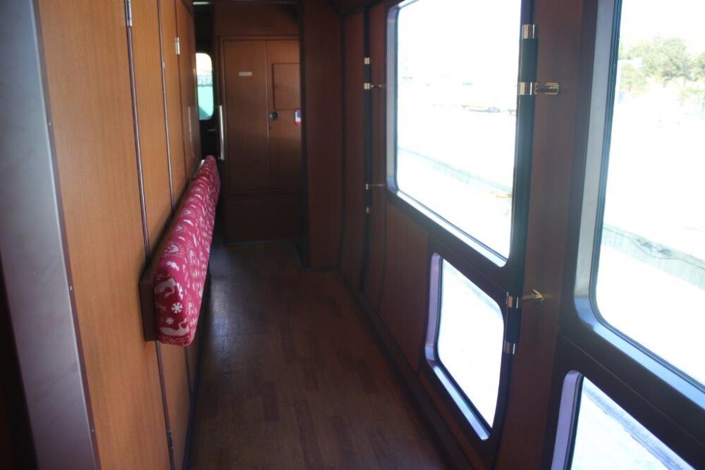 SL冬の湿原号車内