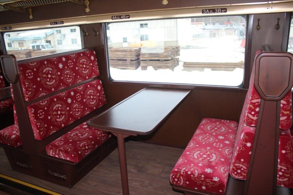 SL冬の湿原号車内
