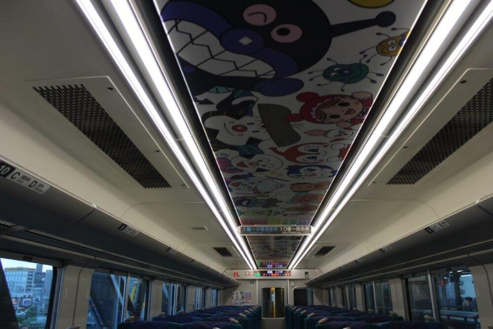 土讃線アンパンマン列車車内