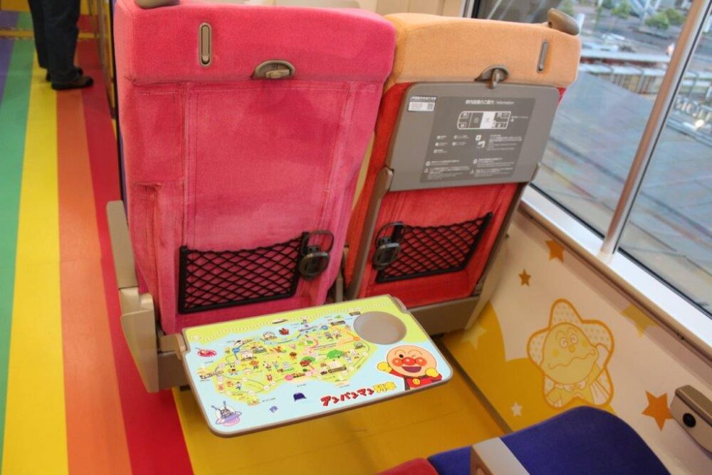 土讃線アンパンマン列車車内