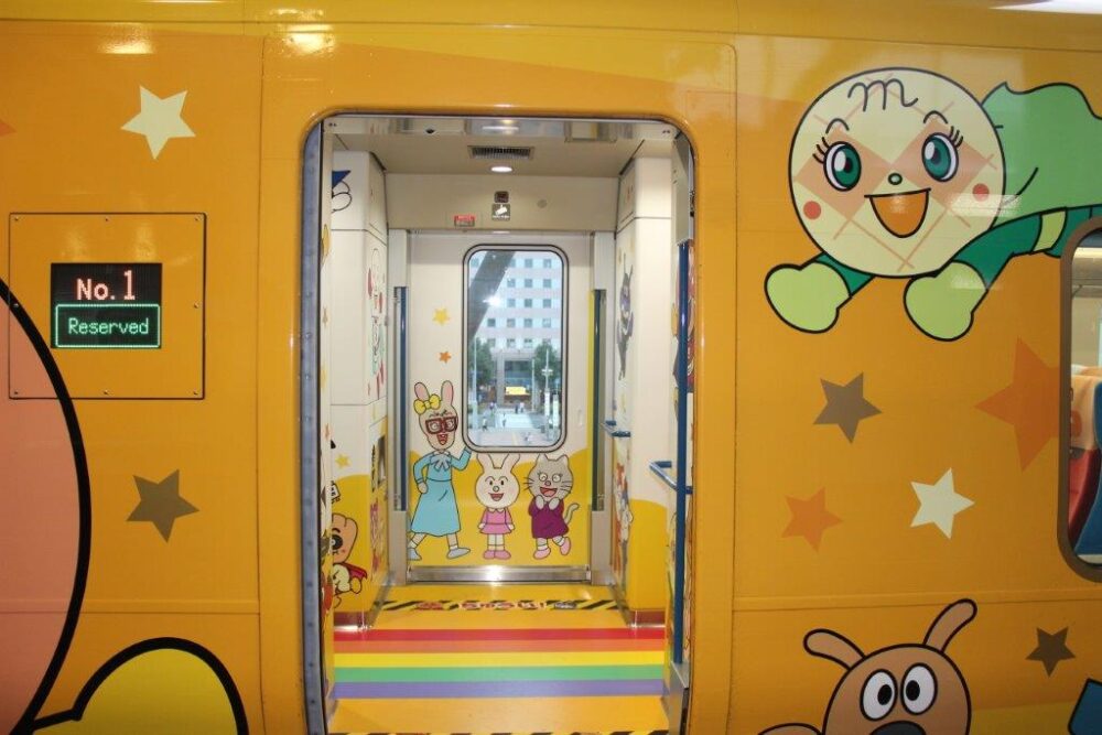 土讃線アンパンマン列車車内