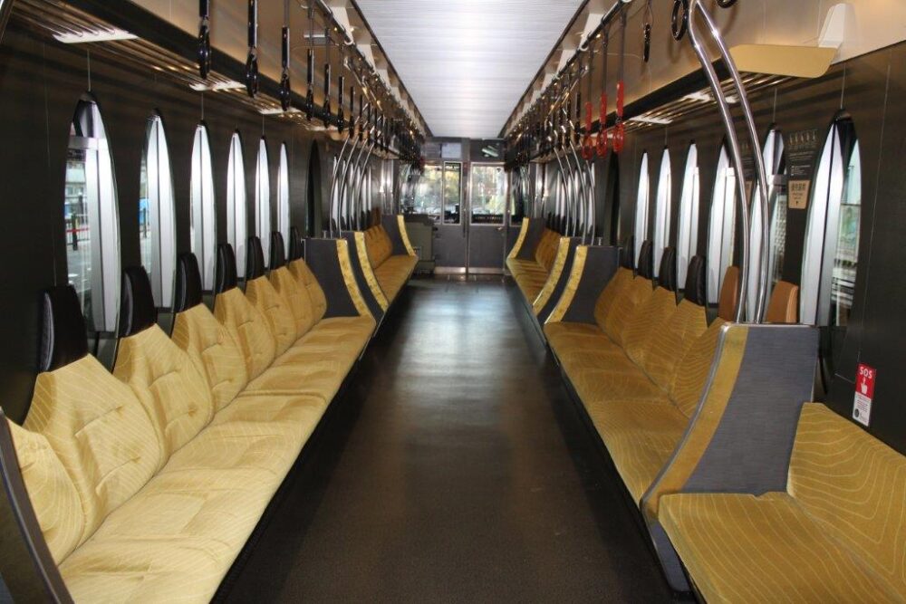 ひえい車内