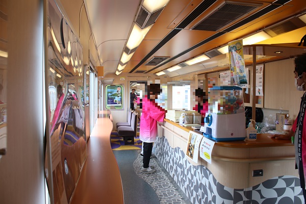 つどい号車内