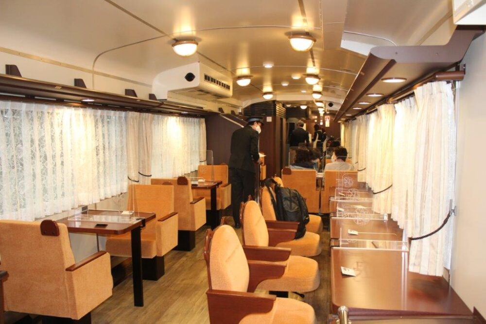 etSETOra（エトセトラ）車内