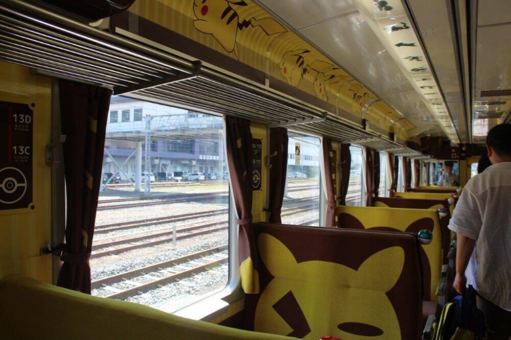 POKÉMON with YOU トレイン車内