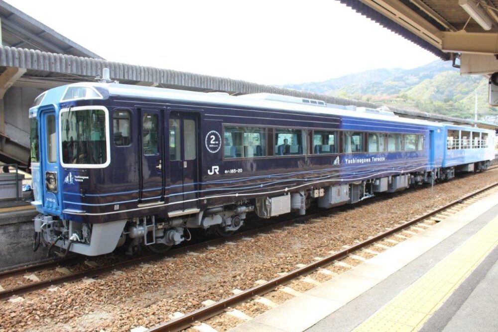 藍よしのがわトロッコ