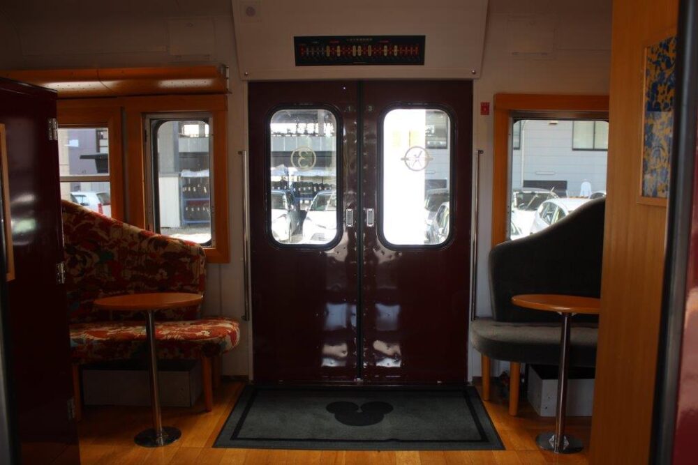 ろくもん号車内