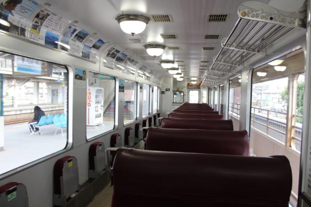 しんたろう号・やたろう号車内