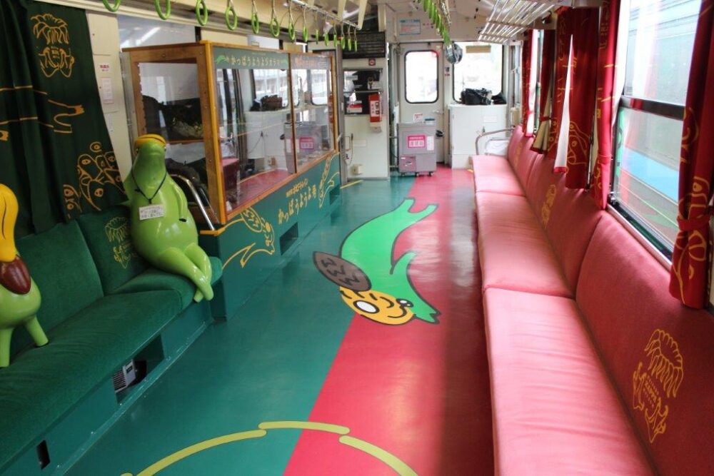 海洋堂ホビートレインかっぱうようよ号車内