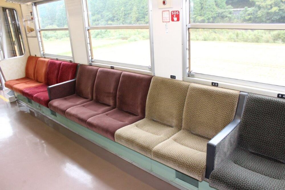 しまんトロッコ号車内