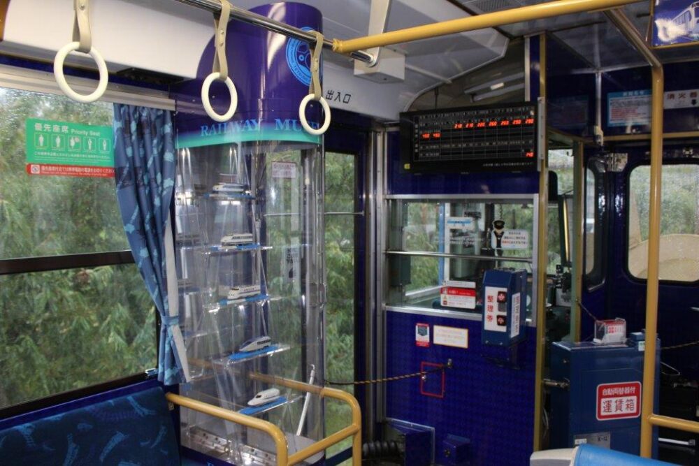 鉄道ホビートレイン車内