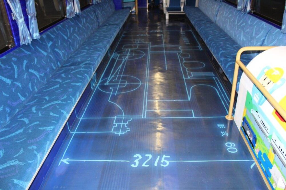 鉄道ホビートレイン車内
