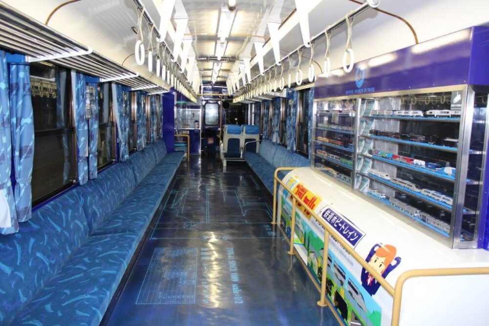 鉄道ホビートレイン車内
