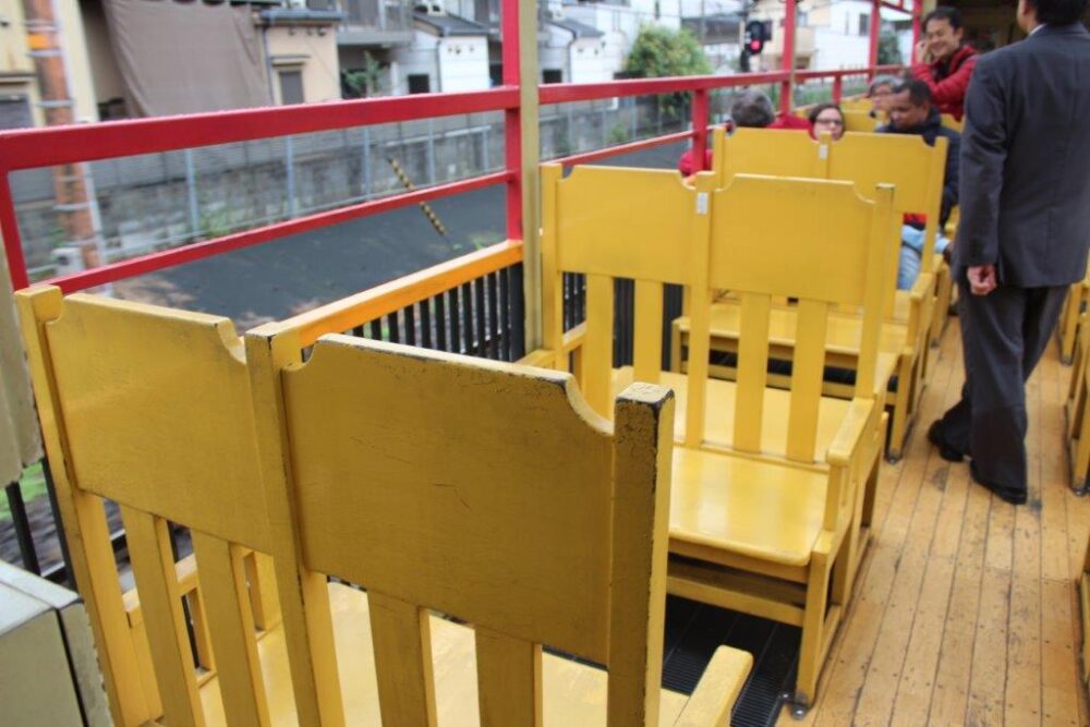 嵯峨野トロッコ列車車内