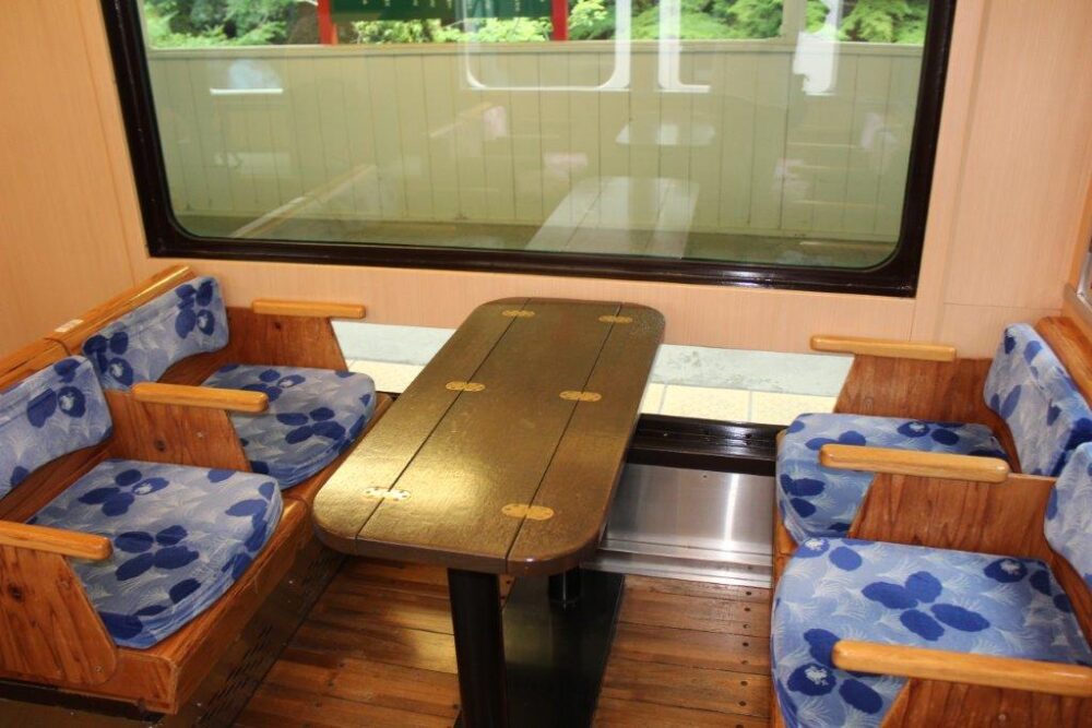 天空号車内