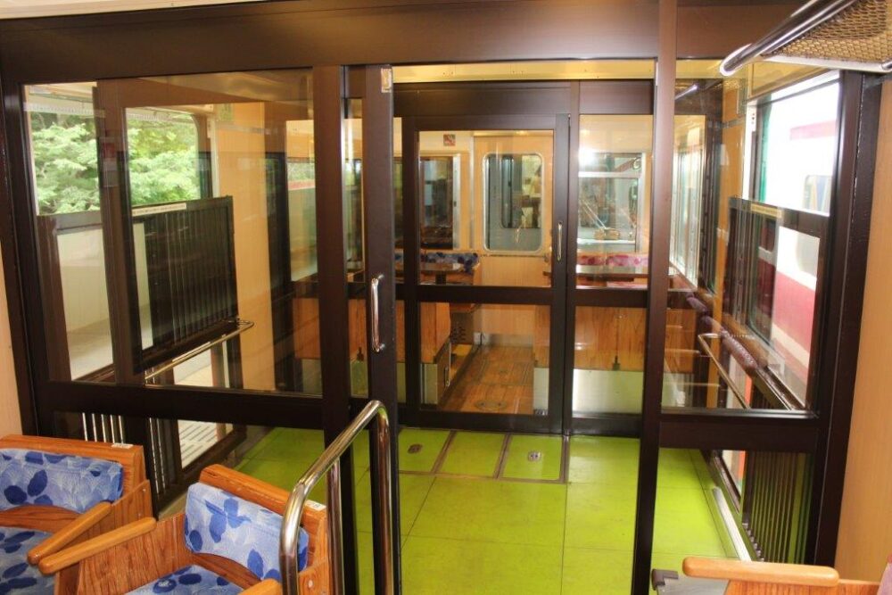 天空号車内