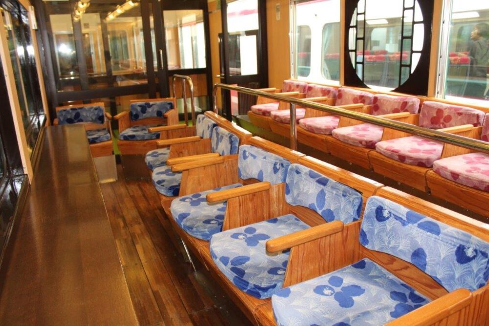 天空号車内