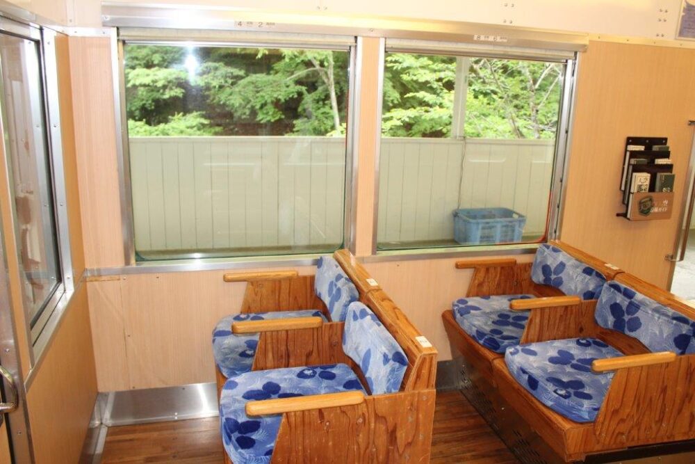 天空号車内