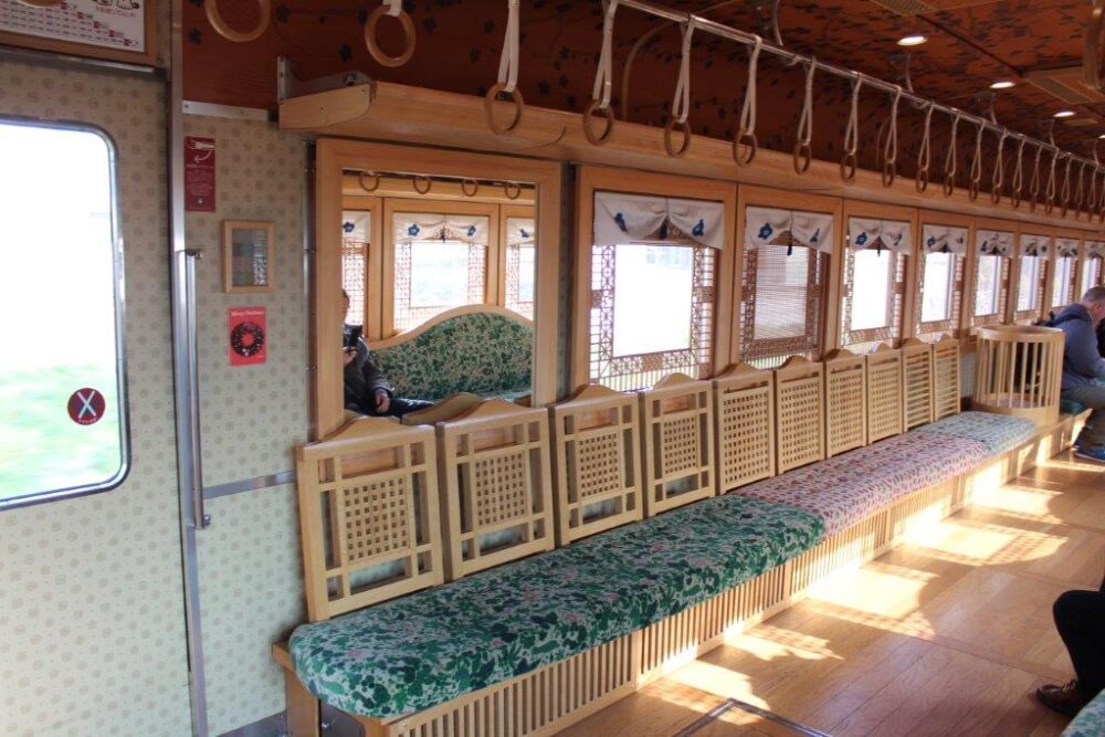 うめ星電車車内