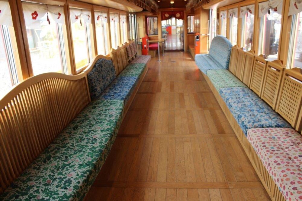 うめ星電車車内