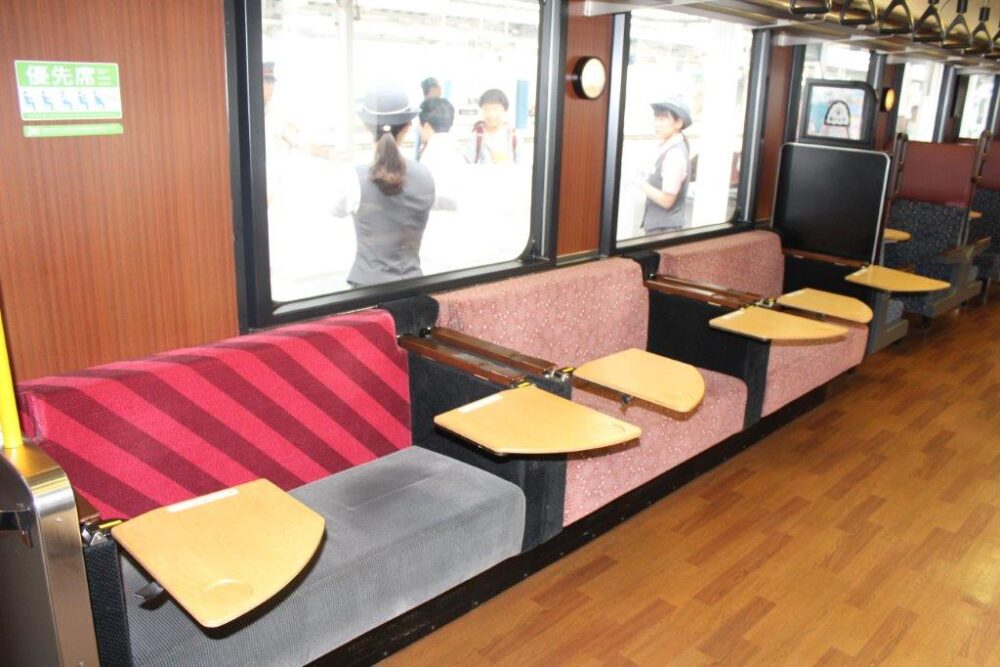 おいこっと号車内