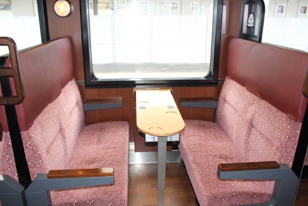 おいこっと号車内