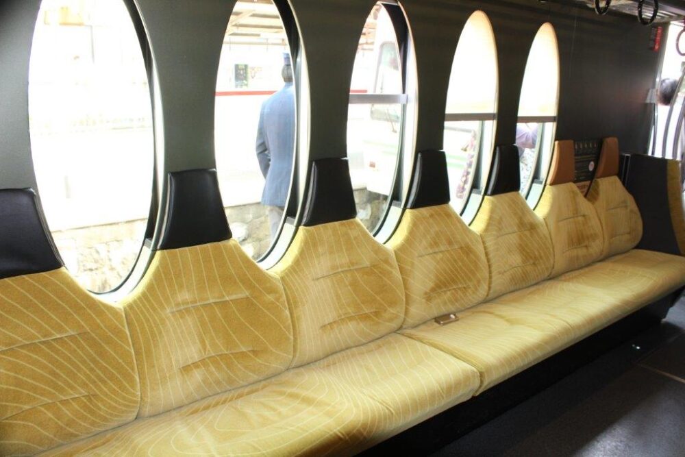 ひえい車内