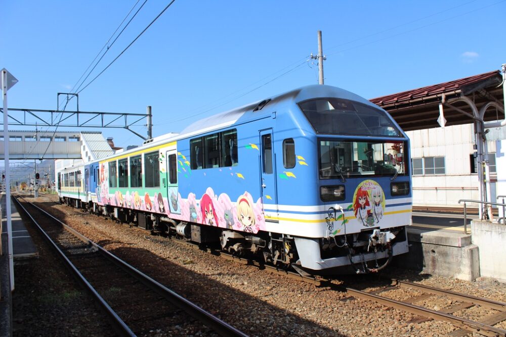 お座トロ展望列車