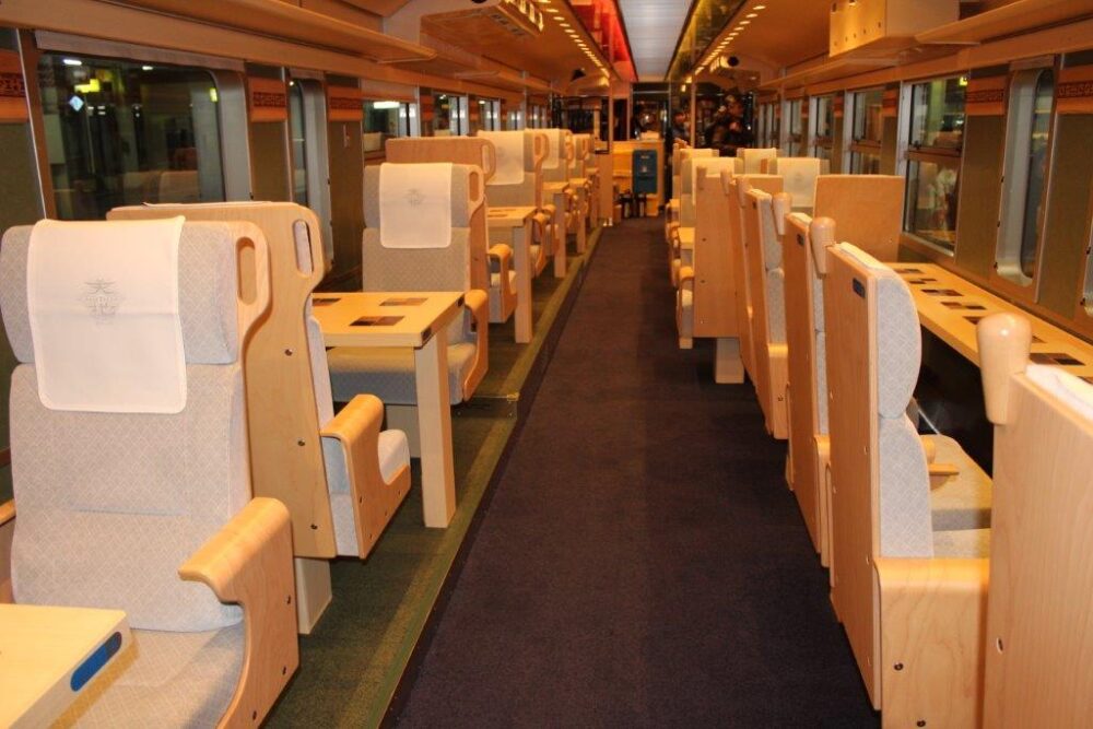 あめつち車内