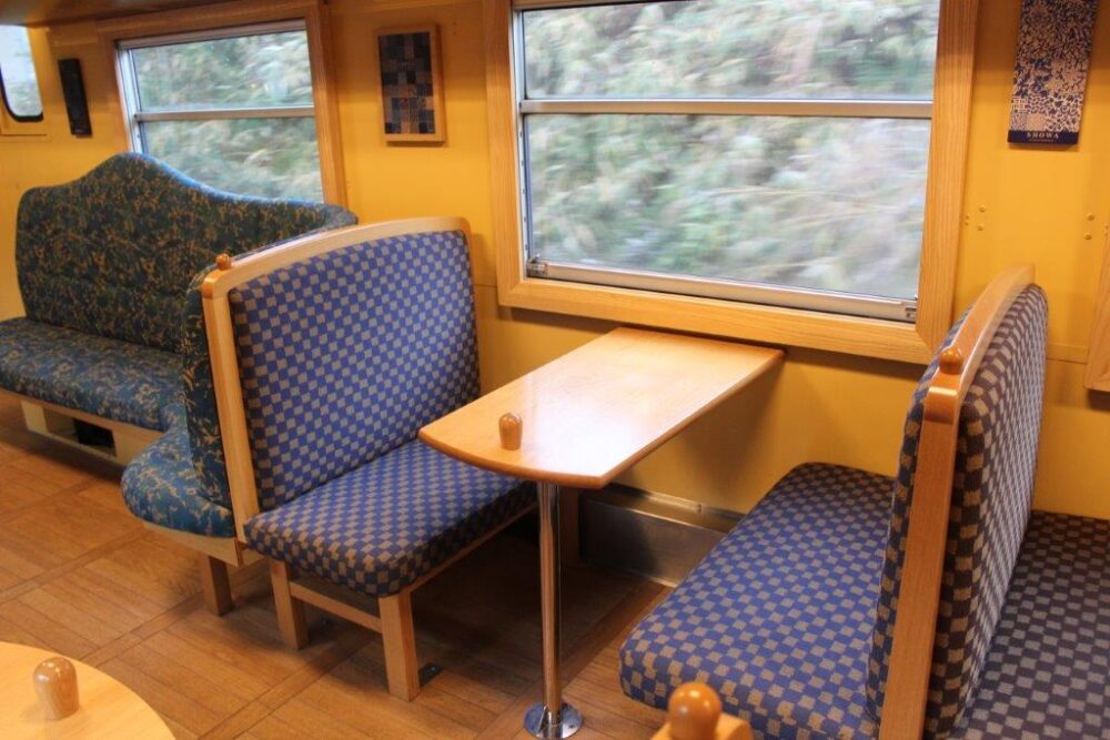 観光列車昭和号車内