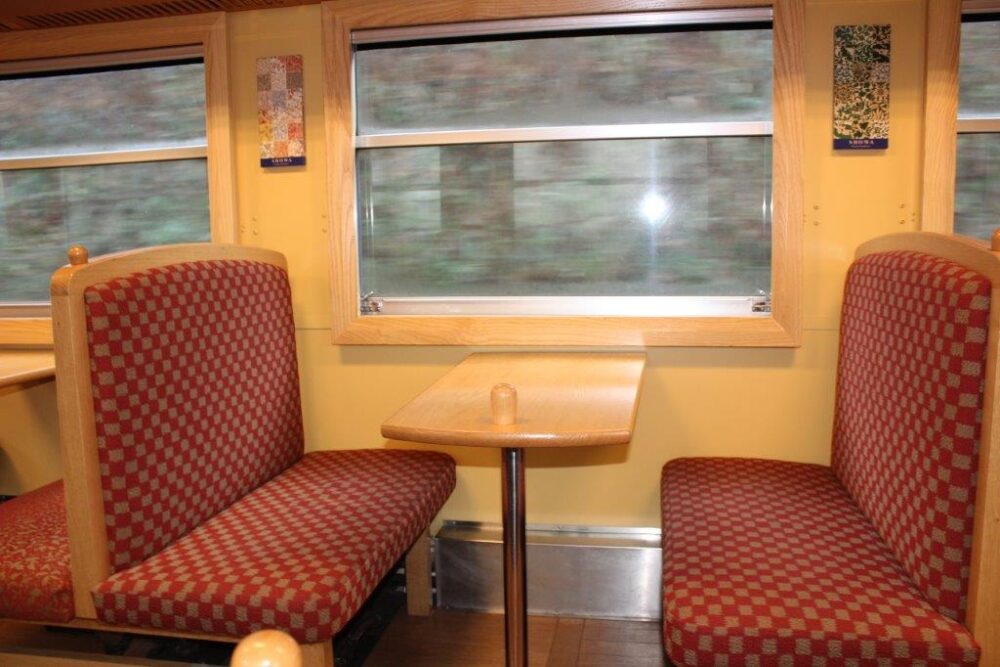 観光列車昭和号車内